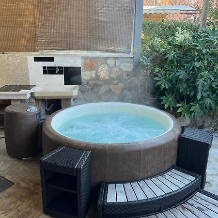 Istarska, Private Garden And Hot Tub Holiday home